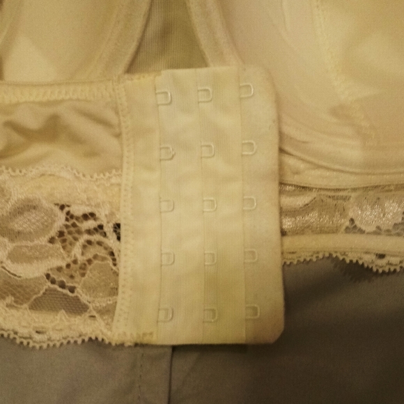 Adore Me long line bra in cream. 36B. (B2) - Picture 7 of 8